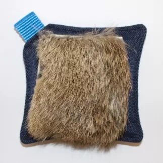 Quamy mit Kaninchenfell